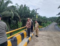Bupati Kotabaru Tinjau Pembangunan Jalan Desa Mangkirana dan Desa Sahapi
