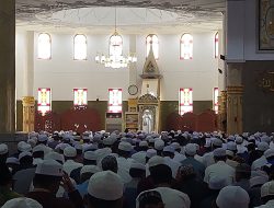 Khutbah Jumat Terakhir Bulan Rajab di Al Karomah, KH Hasanuddin Ingatkan Agar Kita Meneladani Sifat Elim, Hilim, Yaqin dan Islam