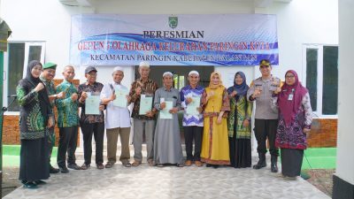 Kelurahan Parkot Resmikan Gedung Olahraga dan Serahkan 311 Sertifikat Tanah