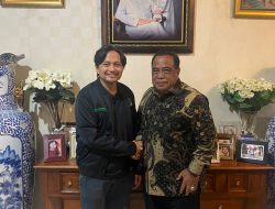 Ditemui Pecinta Sepakbola Banua dari HSS, Bang Hasnur akan Bawa Barito Legend