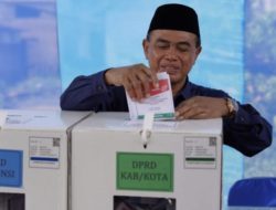Bupati Zairullah Gunakan Hak Suara di TPS 16 Desa Bersujud