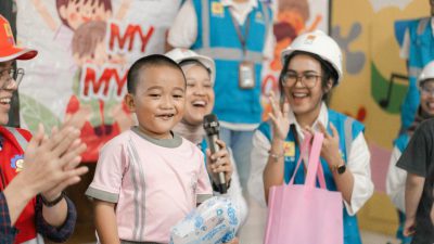 Seru! PLN Memberikan Pelajaran dan Edukasi di TK Telkom Banjarbaru