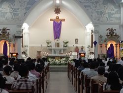 Ribuan Umat Kristiani di Banjarmasin Melaksanakan Ibadah Kamis Putih