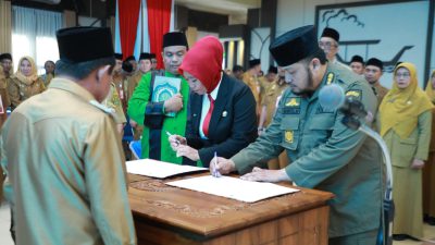 Isi Kekosongan Jabatan, Arifin Noor Lantik Puluhan Pejabat Administrator dan Pengawas