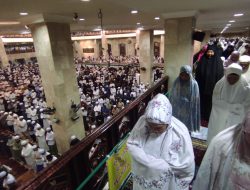 Tarawih Pertama di Masjid Raya Sabilal Muhtadin, Jemaah Membludak