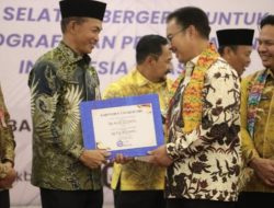 Diberi Penghargaan, Pemkab Tanbu Raih Juara 1 Kategori Mitra Bapak dan Bunda Asuh Anak Stunting Terbanyak