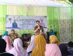 Bupati HST Salurkan Ratusan Bantuan DOD Itik Kepada Kelompok Wanita Tani di Kecamatan Pandawan