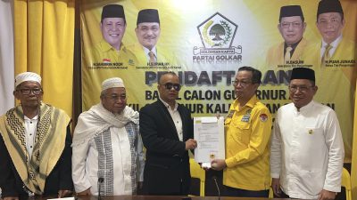 Diantar Puluhan Ulama, Zairullah Azhar Pinang Partai Golkar Incar Kursi Gubernur Kalsel