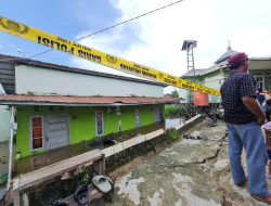 Kontrakan Dua Pintu di Pelambuan Mendadak Ambruk, Satu Orang Terluka