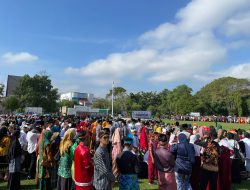 Peringati Hardiknas 2024, Ribuan Pendidik di HST Kenakan Pakaian Adat Nusantara