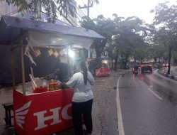 Idul Adha 1445 H, Pedagang Ketupat dan Lontong Musiman Sepi Pembeli