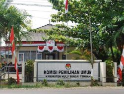 KPU Vermin Satu Berkas Bapaslon Bupati dan Wakil Bupati HST