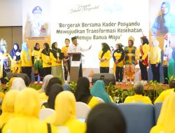 Kinerja Kader Posyandu Diganjar Hadiah Umroh dari Paman Birin dan Acil Odah