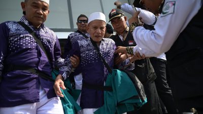 Ahad Kloter Pertama Embarkasi Banjarmasin Tiba di Tanah Air