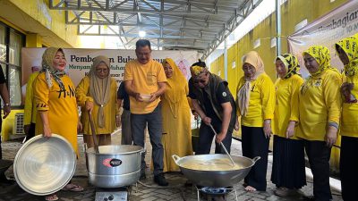 DPD Partai Golkar Bersama Acil Odah Bagikan Bubur Asyura di Momentum 10 Muharram