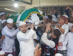 Ribuan Jemaah Penuhi Kampung Sungai Tuan Antarkan Guru H Masdar ke Pemakaman