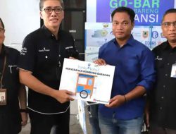 Bank Kalsel Kembali Berikan Lima Rombong Barokah untuk Pelaku UMKM