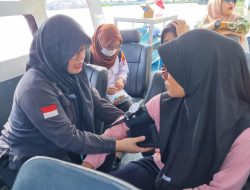 Lewat Poliklinik Terapung, Satpolairud Polresta Banjarmasin Gelar Layanan Kesehatan Gratis di Sungai Martapura