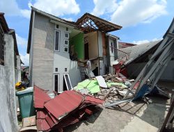 Kos-kosan 15 Pintu di Malkon Temon Ambruk