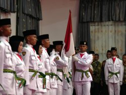 Jelang HUT Ke-79 RI, Bupati HST Kukuhkan 48 Anggota Paskibra