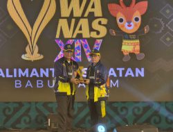 PWI Anugerahi Sahbirin Noor Penghargaan Kepala Daerah Peduli Olahraga