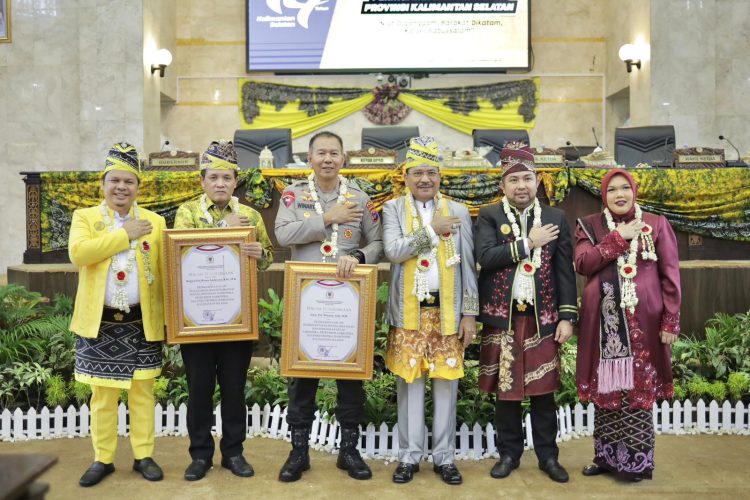 Rapat Paripurna Peringatan Hari Jadi ke-74 Kalsel Sukses Digelar, Paman Birin: Wahana Refleksi Diri