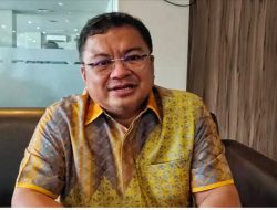 Berjiwa Besar, Yuni Sulaiman Mundur