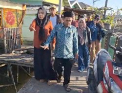 Respon Keluhan Warga, Arifin Noor Tinjau Titian Kampung Hijau Banjarmasin Alami Kerusakan