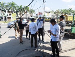 Pemkab Batola dan Ombudsman Kalsel Tinjau Semrawut Kabel Optik di Handil Bakti