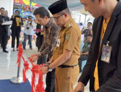 Gunting Pita: Pemkab Tanbu Resmikan Bank Mandiri KCP Pagatan