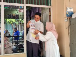Mensosialisasikan Diri ke Masyarakat, Supian Akbari Sambangi Warga Komplek Gemilang