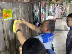 Nunggak Retribusi, Sejumlah Toko di Pasar Kuripan Disegel Disperdagin Banjarmasin