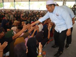 Masyarakat Apresiasi Komitmen Bang Rizal – Ustaz Rosyadi Buat Jalan Desa di Bumi Murakata Terang Benderang