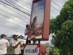 Lalai Pajak! Pemkab Tanbu Turunkan Reklame Perusahan Rokok