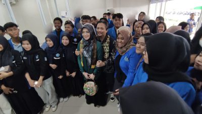Mahasiswa Politeknik Hasnur Antusias Ikuti Kuliah Umum “Menjadi Pemimpin Hebat” oleh Hasnuryadi Sulaiman