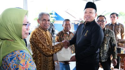 Serahkan Sertipikat Elektronik ke Warga Balikpapan, Menteri Nusron Pastikan Tidak Ada Hambatan pada PTSL