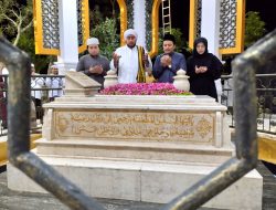 Habib Syech Sempatkan Ziarah ke Makam H Abdussamad Sulaiman HB Sebelum Pimpin Barito Kuala Bersholawat