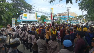 Mahasiswa Geruduk DPRD Kalsel Protes Kenaikan PPN 12 Persen dan Minta Prabowo Terbitkan Perpu