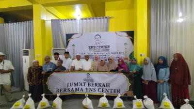 YNS Center Terus Berbagi di Jumat Berkah