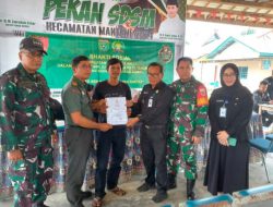 Peringati Hari Juang TNI, KODIM 1022 – Dukcapil Tanah Bumbu Gelar Bakti Sosial Pembuatan Akta Kelahiran