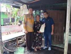 Penyerahan Sertipikat Tanah Door to Door: Wujud Nyata Pelayanan Prima dari Kantor Pertanahan Barito Kuala