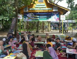 Meriahkan Pasar Budaya Racah Mampulang Bakarasmin 2024 Desa Balida, Tampilkan Kesenian Tradisional