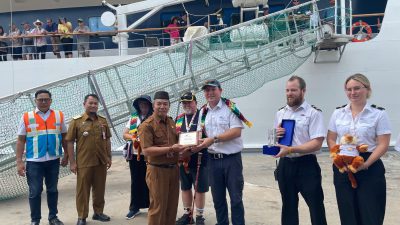 Puluhan Wisatawan Manca Negara Gunakan Kapal Mewah Sambangi Kalsel