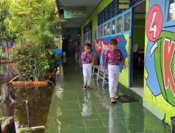 Air Pasang dan Curah Hujan Tinggi, Halaman Sekolah SDN Pemurus Dalam 4 Terendam Banjir