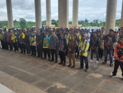 Bupati Kotabaru Serahkan Fasilitas Mobil Operasional untuk Kepala Desa