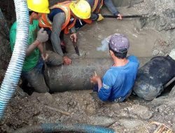 PTAM Intan Banjar Lakukan Uji Coba Pengaliran Pipa Baru di Sungai Lulut