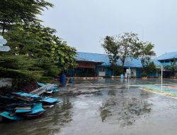 Angin Kencang Terjang Atap SMAN 2 Banjarmasin