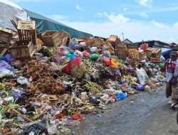 Pasar Sentra Antasari Juga Menjadi Wadah Penumpukan Sampah Pasca TPA Basirih Di Tutup