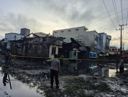 Rumah Kosong yang Kerap Jadi Tempat Mangkal Manusia Silver di Banjarmasin Ludes Terbakar