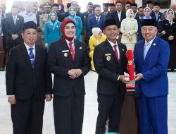 Muhammad Yamin dan Ananda Resmi Terima SK Pengangkatan Kepala Daerah